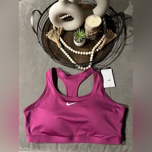Nike Racerback Sports Dry Fit Bra in Fuchsia Size: 1X